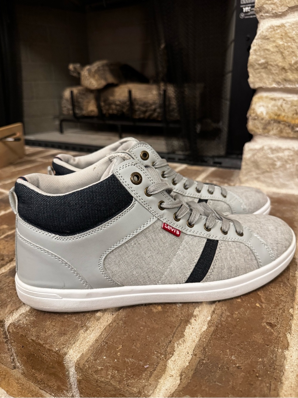 Levi's Men's Light Gray and Black High-Top Sneakers
